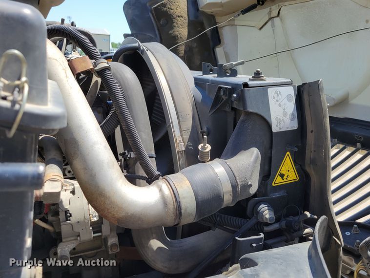 image for item DM2400 2012 International DuraStar 4300  box truck