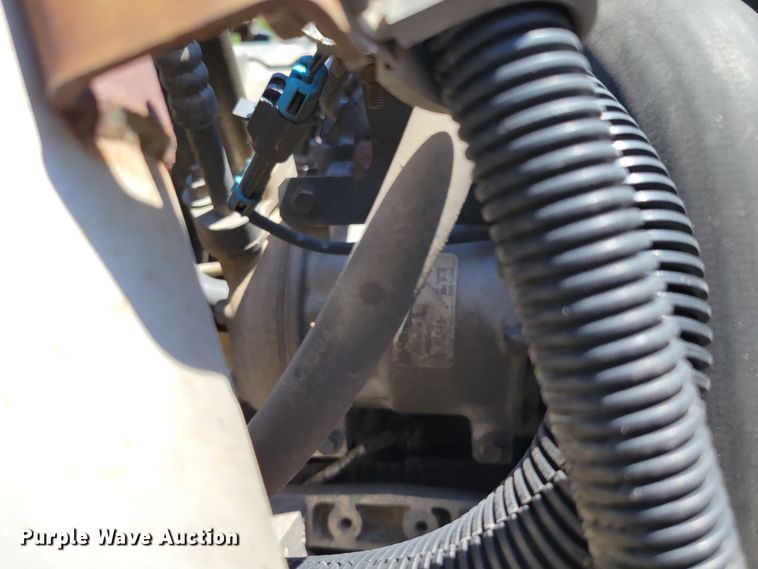 image for item DM2400 2012 International DuraStar 4300  box truck