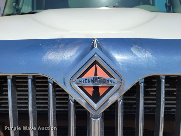 image for item DM2400 2012 International DuraStar 4300  box truck