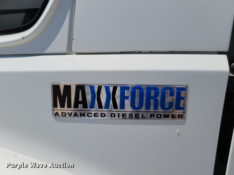 image for item DM2400 2012 International DuraStar 4300  box truck