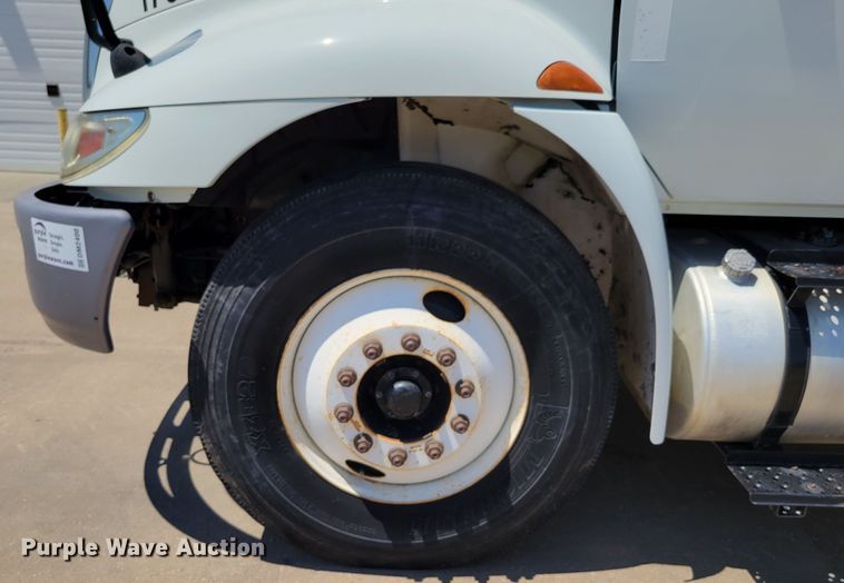 image for item DM2400 2012 International DuraStar 4300  box truck