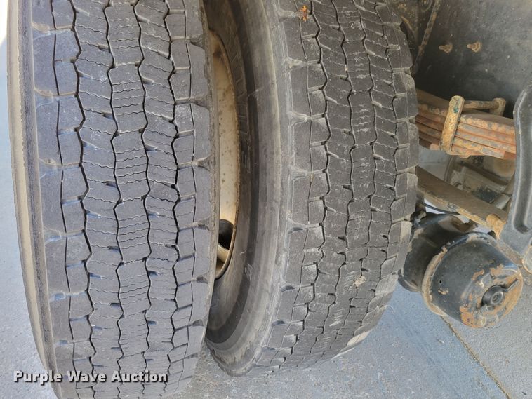 image for item DM2400 2012 International DuraStar 4300  box truck