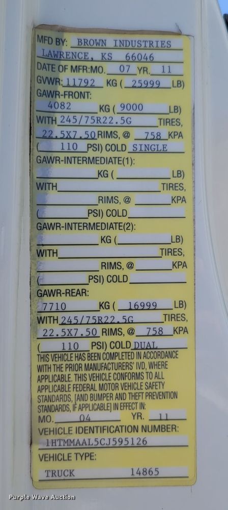 image for item DM2400 2012 International DuraStar 4300  box truck