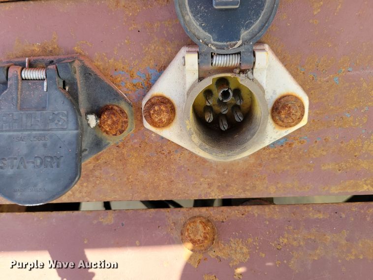 image for item DM2401 2003 Freightliner Columbia  semi truck