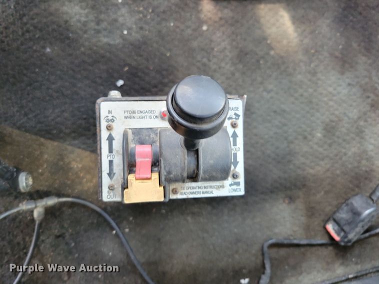 image for item DM2401 2003 Freightliner Columbia  semi truck