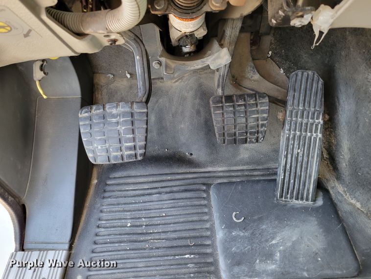 image for item DM2401 2003 Freightliner Columbia  semi truck