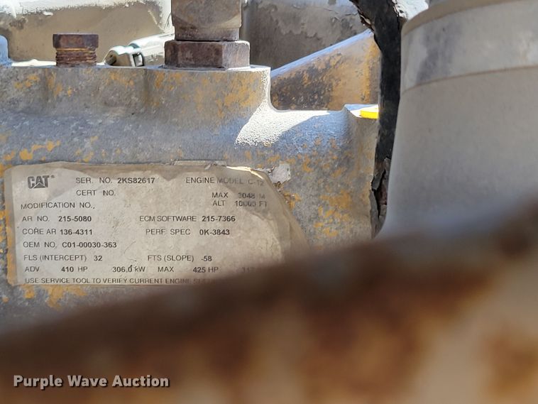 image for item DM2401 2003 Freightliner Columbia  semi truck