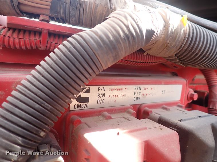 image for item DN0481 2005 International 9400i  semi truck