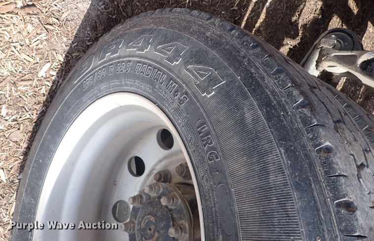 image for item DN0481 2005 International 9400i  semi truck