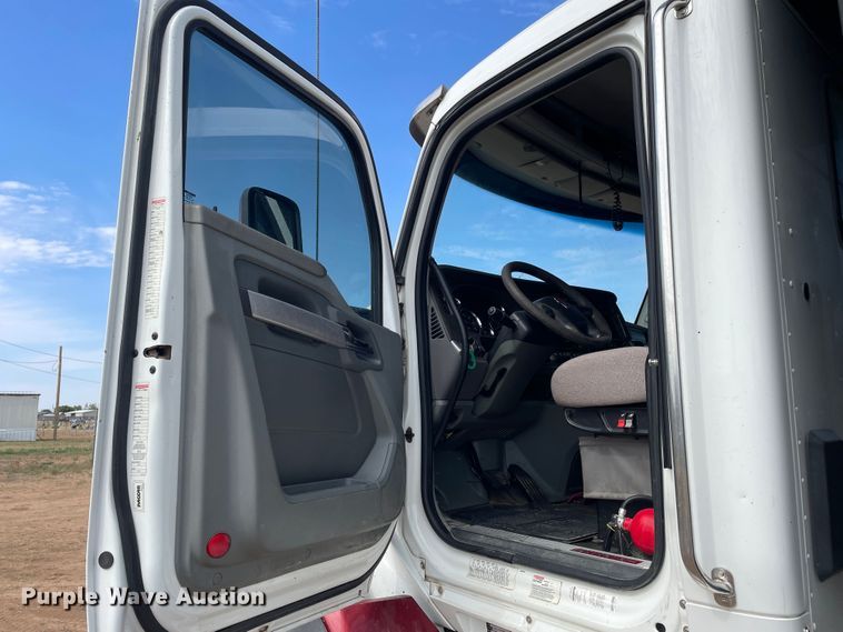 image for item DN5016 2016 Kenworth T880  dump truck