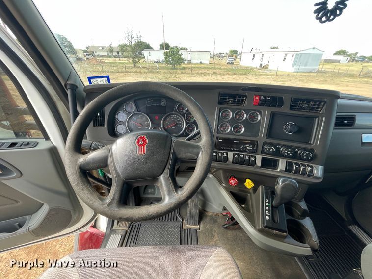 image for item DN5016 2016 Kenworth T880  dump truck