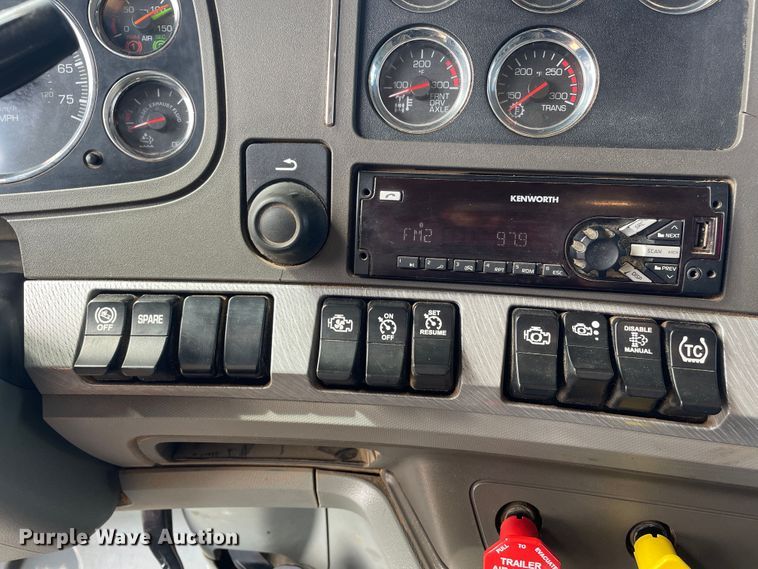 image for item DN5016 2016 Kenworth T880  dump truck