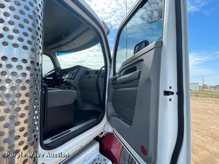 image for item DN5016 2016 Kenworth T880  dump truck