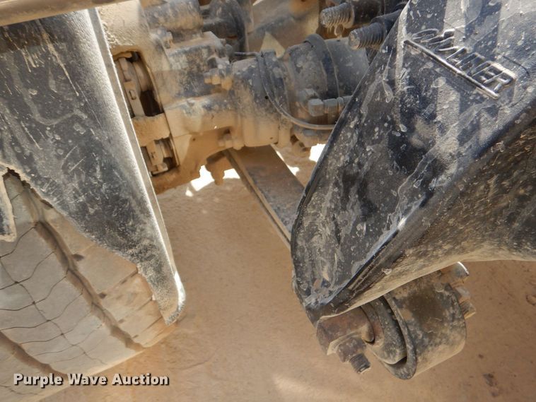 image for item DO1443 2015 Freightliner Cascadia  semi truck