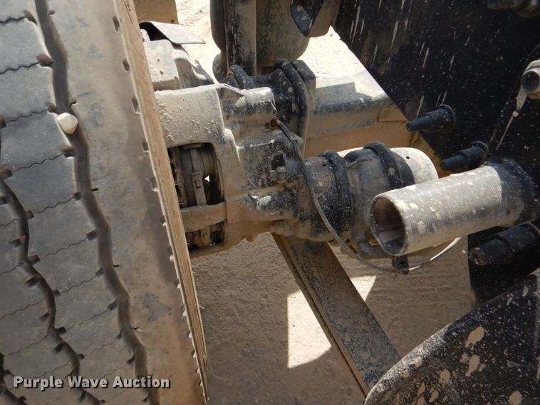 image for item DO1443 2015 Freightliner Cascadia  semi truck