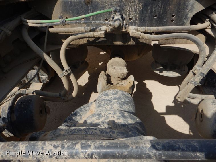 image for item DO1443 2015 Freightliner Cascadia  semi truck