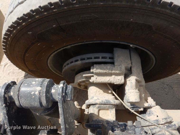 image for item DO1443 2015 Freightliner Cascadia  semi truck