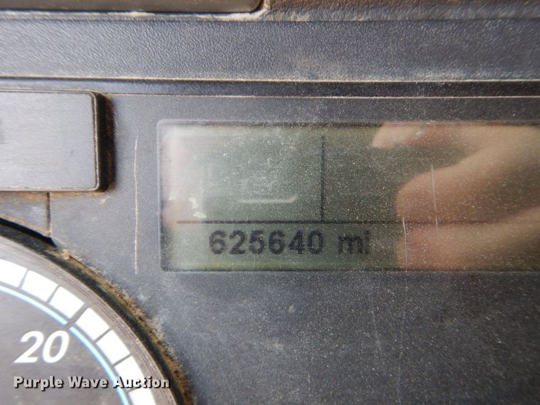 image for item DO1443 2015 Freightliner Cascadia  semi truck