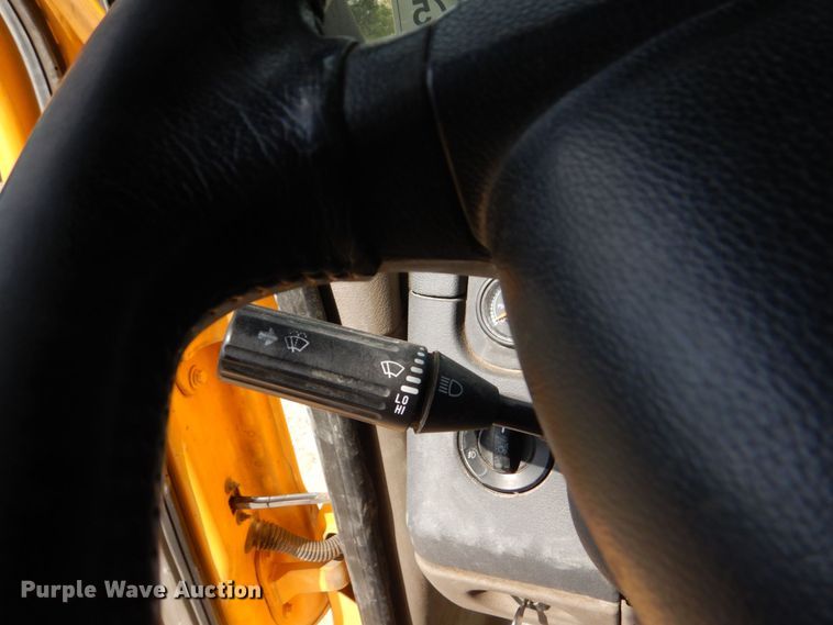 image for item DO1443 2015 Freightliner Cascadia  semi truck