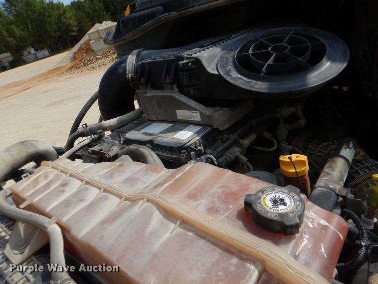 image for item DO1443 2015 Freightliner Cascadia  semi truck