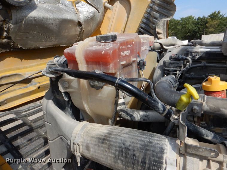 image for item DO1443 2015 Freightliner Cascadia  semi truck