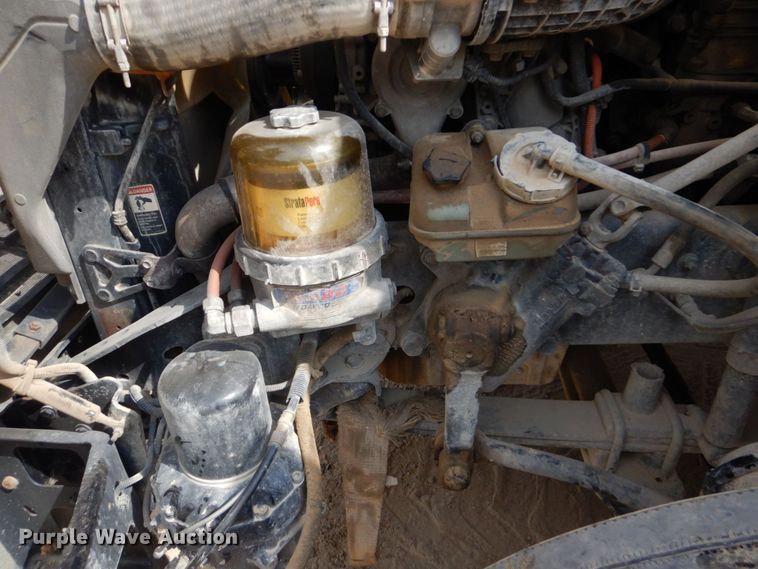 image for item DO1443 2015 Freightliner Cascadia  semi truck