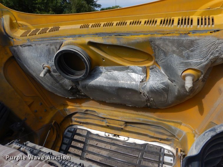 image for item DO1443 2015 Freightliner Cascadia  semi truck