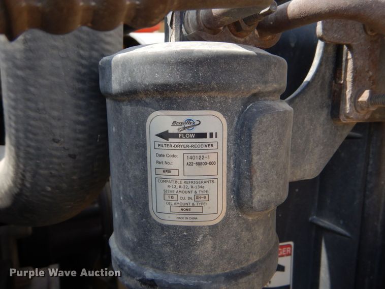 image for item DO1443 2015 Freightliner Cascadia  semi truck