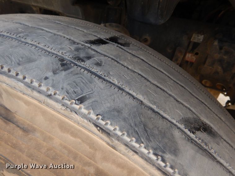 image for item DO1443 2015 Freightliner Cascadia  semi truck