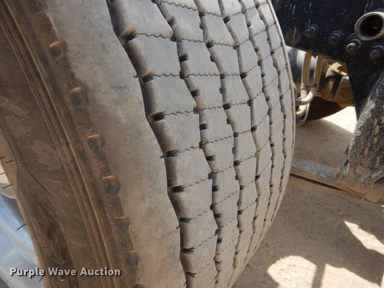 image for item DO1443 2015 Freightliner Cascadia  semi truck