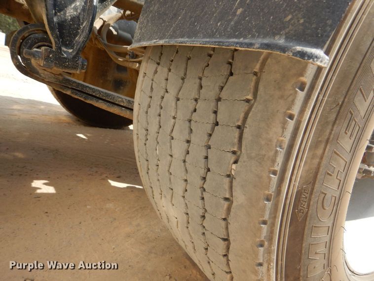 image for item DO1443 2015 Freightliner Cascadia  semi truck