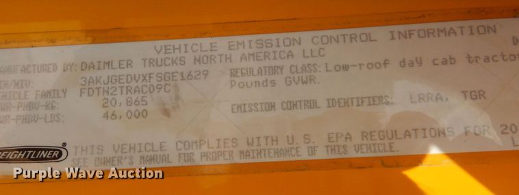 image for item DO1443 2015 Freightliner Cascadia  semi truck