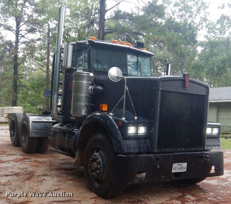 image for item DO1445 1984 Kenworth W900  semi truck