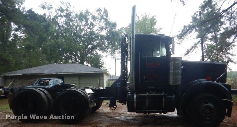 image for item DO1445 1984 Kenworth W900  semi truck