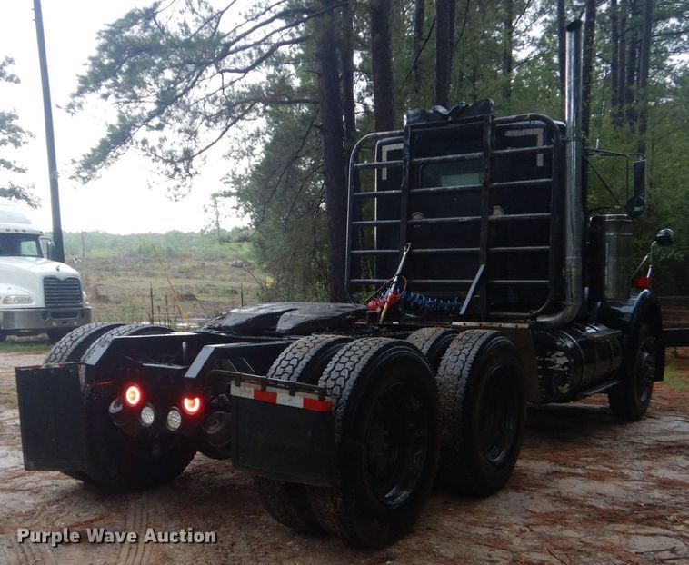 image for item DO1445 1984 Kenworth W900  semi truck