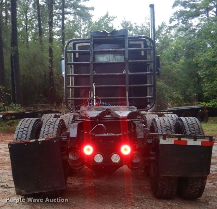 image for item DO1445 1984 Kenworth W900  semi truck