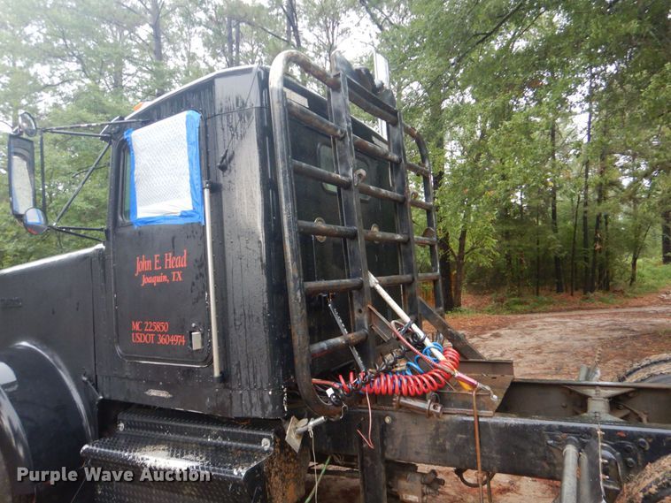 image for item DO1445 1984 Kenworth W900  semi truck