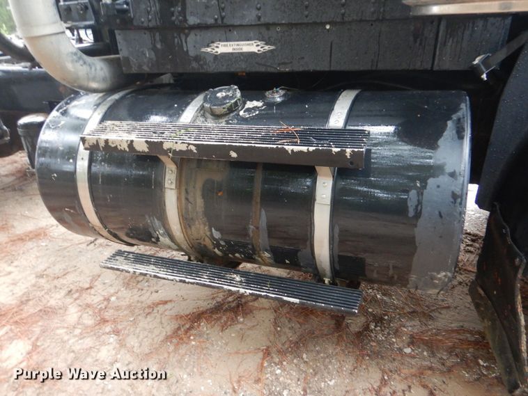 image for item DO1445 1984 Kenworth W900  semi truck