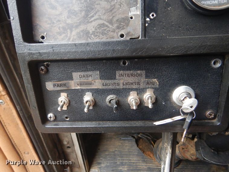 image for item DO1445 1984 Kenworth W900  semi truck