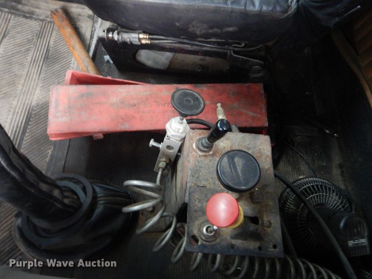 image for item DO1445 1984 Kenworth W900  semi truck