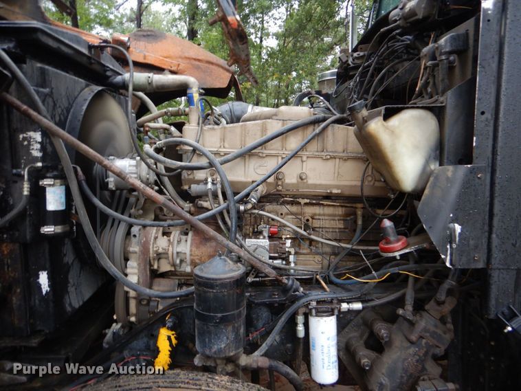 image for item DO1445 1984 Kenworth W900  semi truck