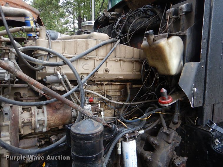 image for item DO1445 1984 Kenworth W900  semi truck