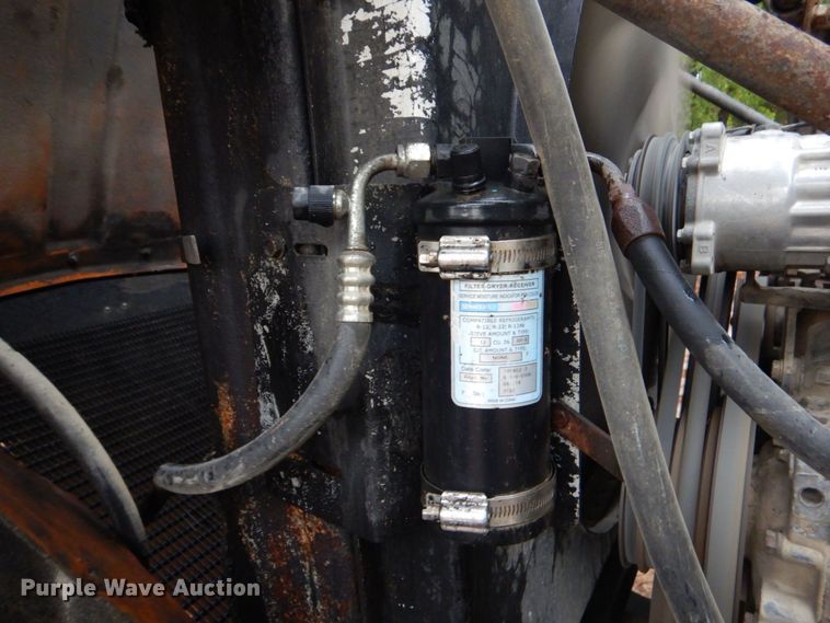 image for item DO1445 1984 Kenworth W900  semi truck