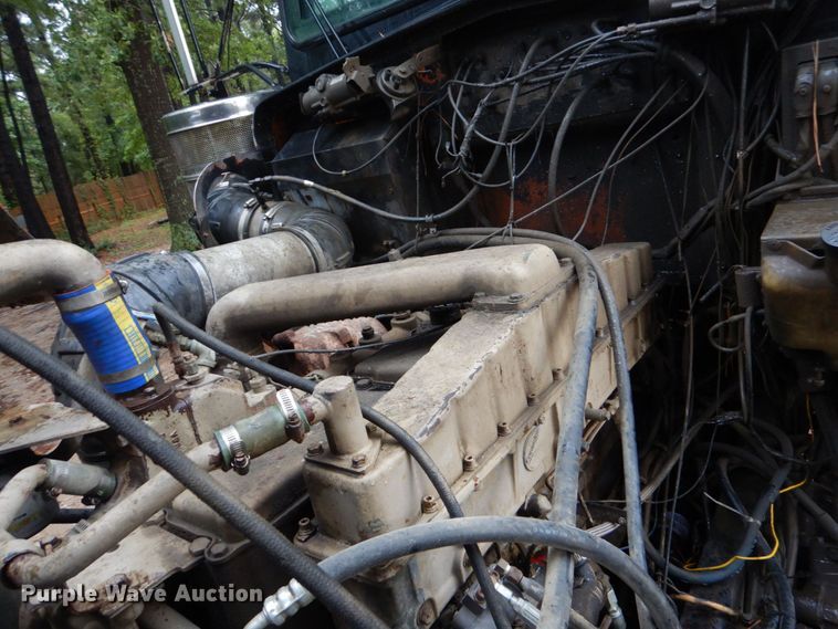 image for item DO1445 1984 Kenworth W900  semi truck