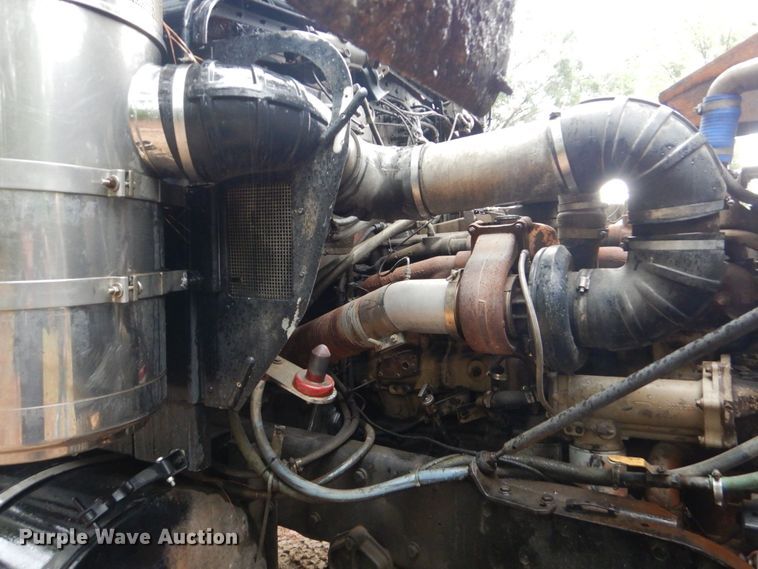 image for item DO1445 1984 Kenworth W900  semi truck