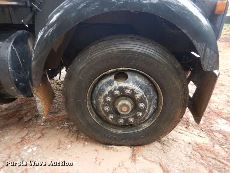 image for item DO1445 1984 Kenworth W900  semi truck