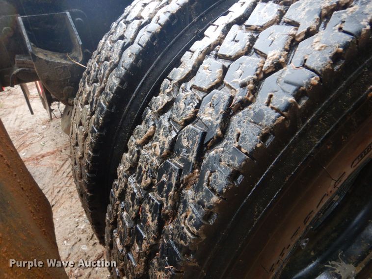 image for item DO1445 1984 Kenworth W900  semi truck