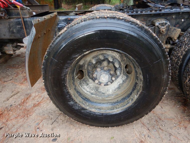 image for item DO1445 1984 Kenworth W900  semi truck