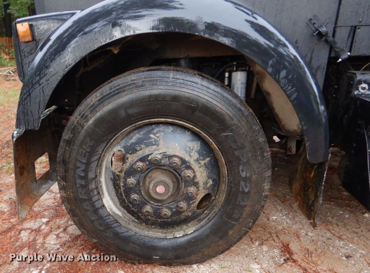 image for item DO1445 1984 Kenworth W900  semi truck