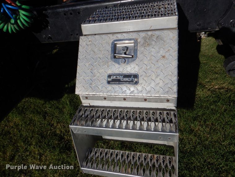 image for item DO1447 2013 Freightliner Cascadia  semi truck